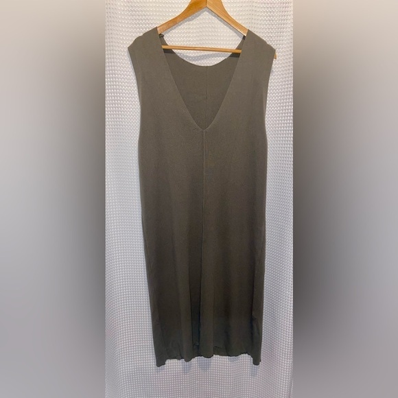Women’s ZARA oversized kaki green knit deep V open back maxi dress Size small - Picture 11 of 15